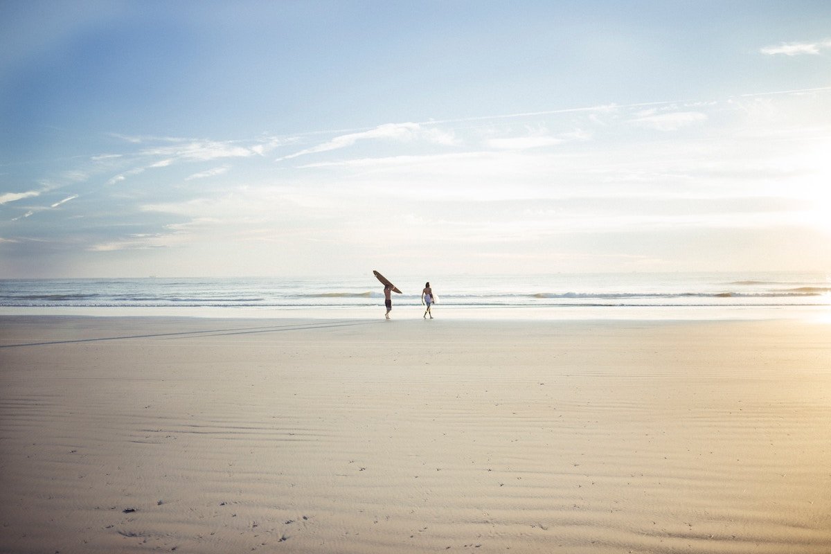 friends surfing